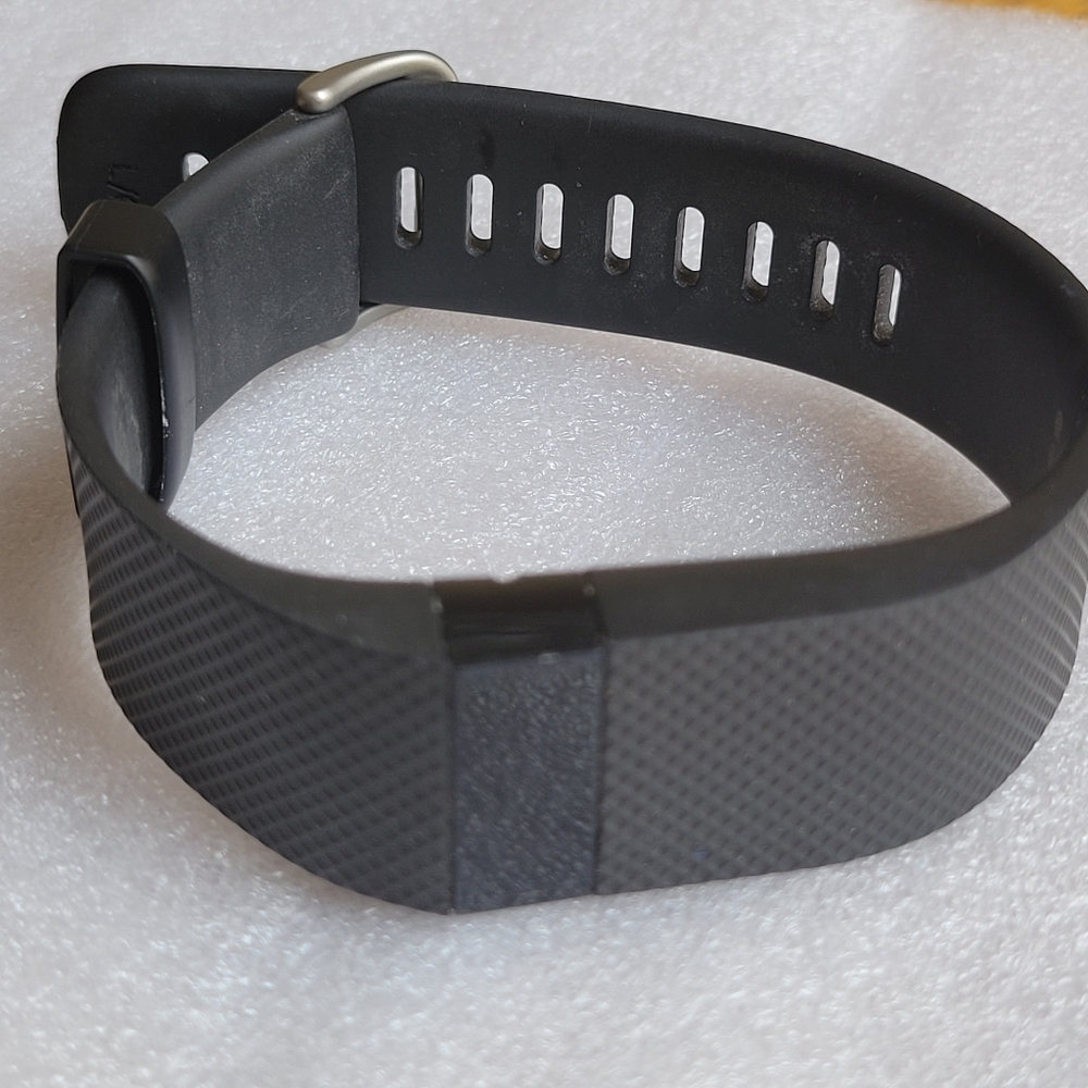 Fitbit Tracker - image 5